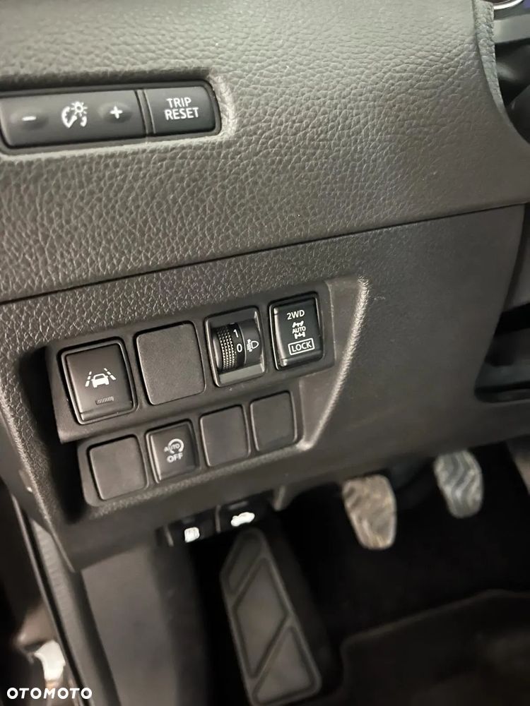 Nissan Qashqai 1.7 dCi ALL-MODE 4x4i N-CONNECTA - 17