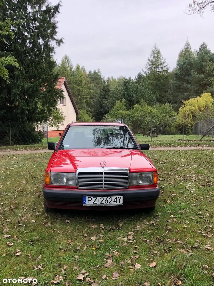 Mercedes-Benz W201 (190) - 1