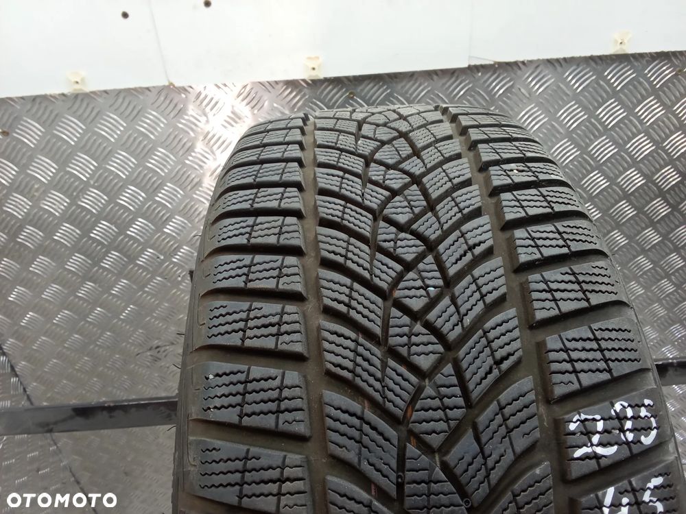 1x Goodyear UltraGrip Performance + Run Flat 225/45/18 95V nr.808 - 2