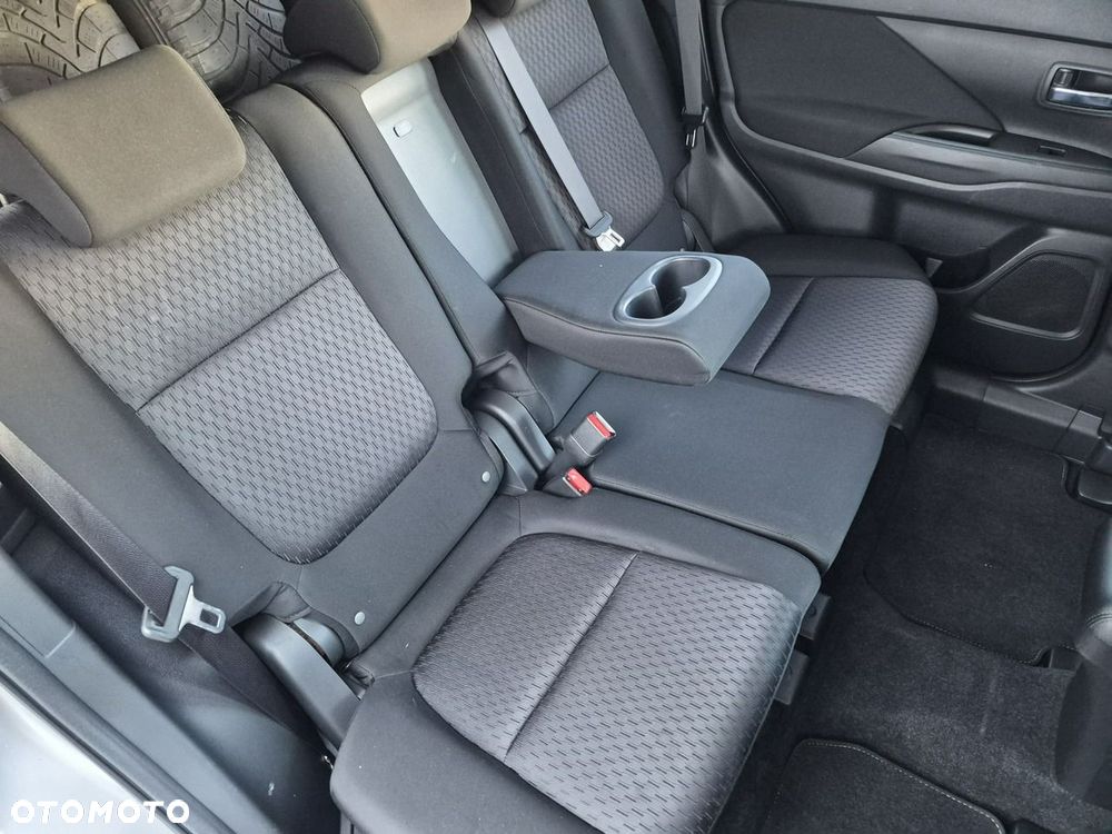 Mitsubishi Outlander - 25