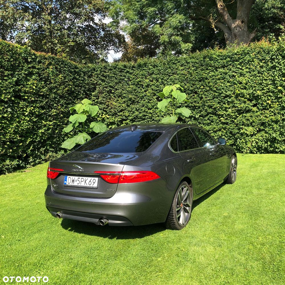 Jaguar XF 2.0 i4D Prestige - 11