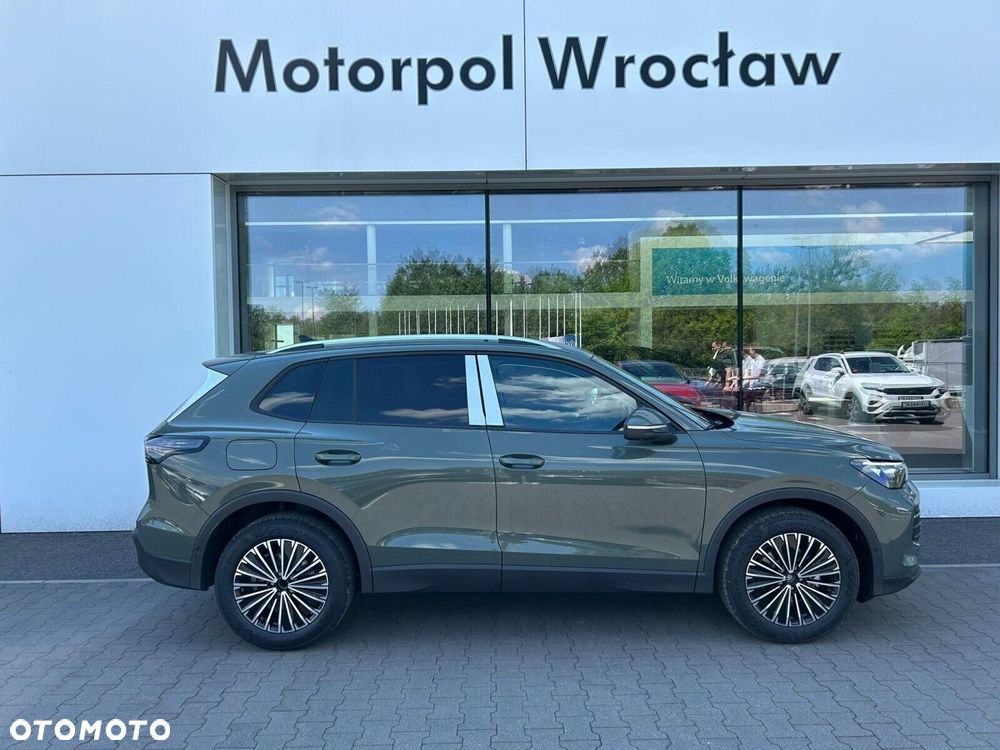 Volkswagen Tiguan - 10