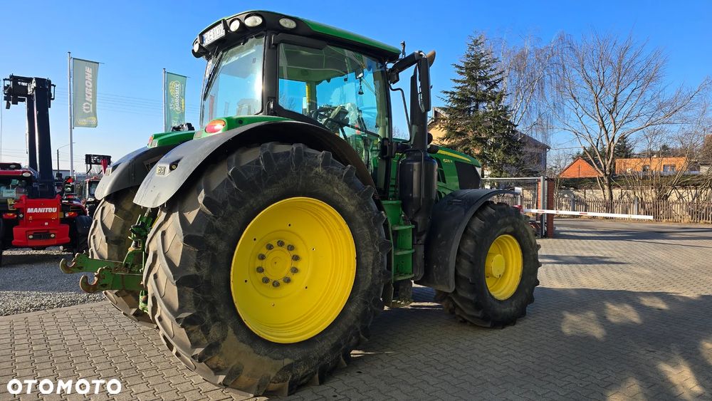 John Deere 6215R - 2