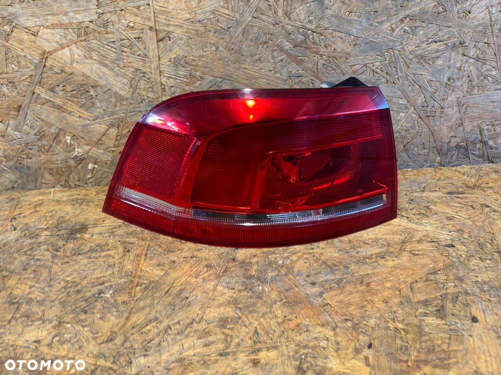 VW Passat B7 Kombi Lampa Tył Tylna Lewa 3AF945095E - 1