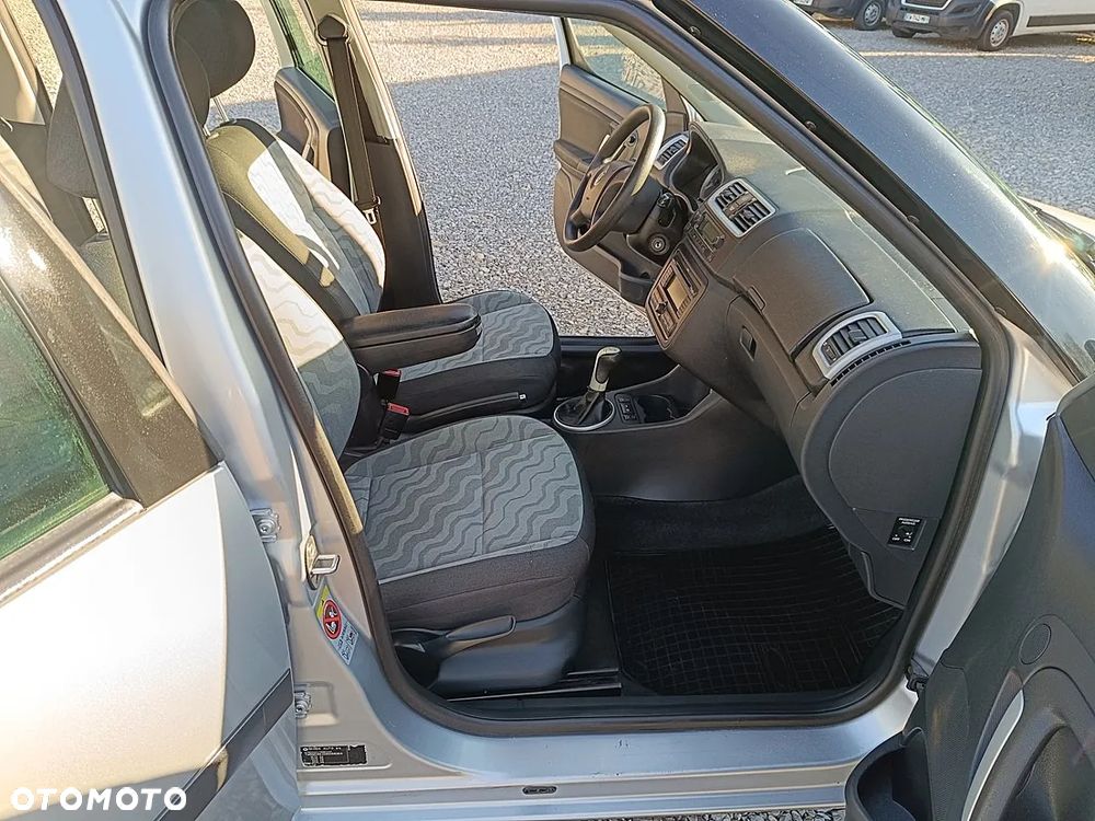 Skoda Roomster 1.4 MPI Elegance PLUS EDITION - 11