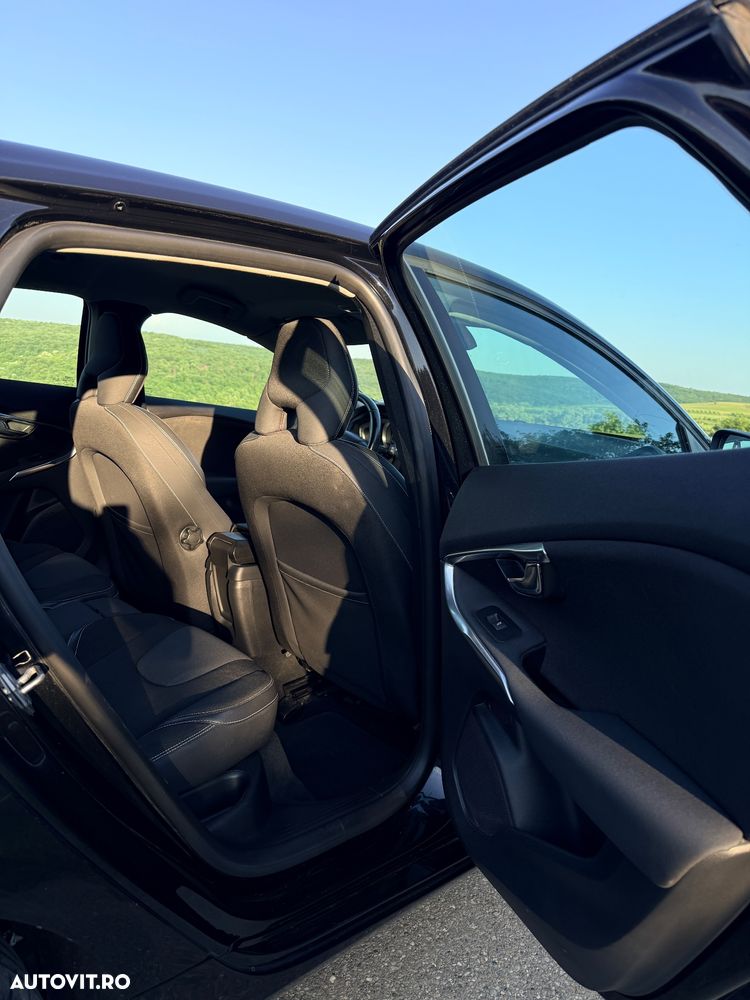 Volvo V40 D3 Geartronic Summum - 20