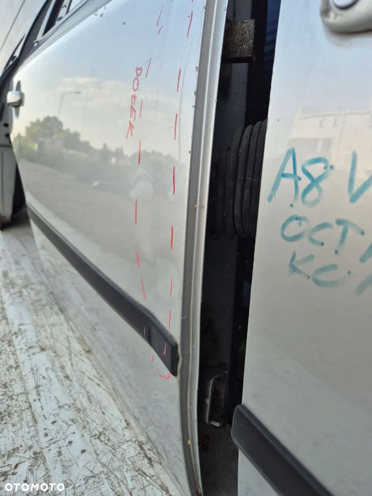 DRZWI LEWY  PRZÓD SKODA OCTAVIA I - 9