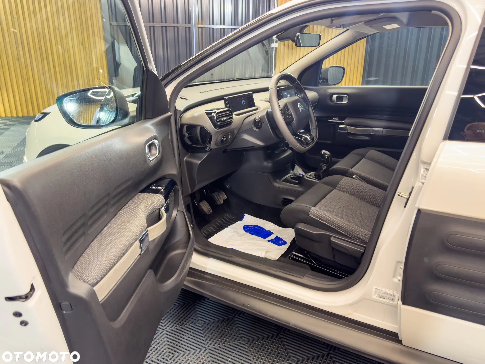 Citroën C4 Cactus 1.2 PureTech Live - 21