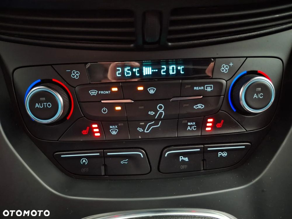 Ford Kuga 1.5 EcoBoost 2x4 ST-Line - 28