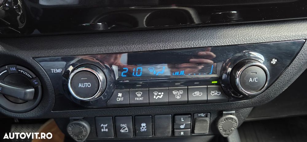 Toyota Hilux 4x4 Double Cab A/T Invincible - 21