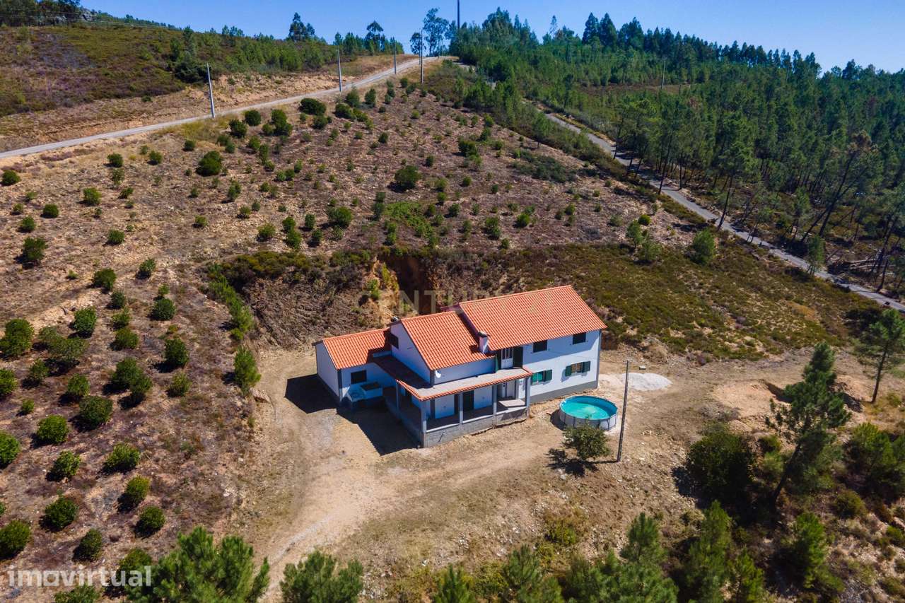 Espaço, Natureza e Tranquilidade: Moradia T6 em Cabril - Grande imagem: 4/60
