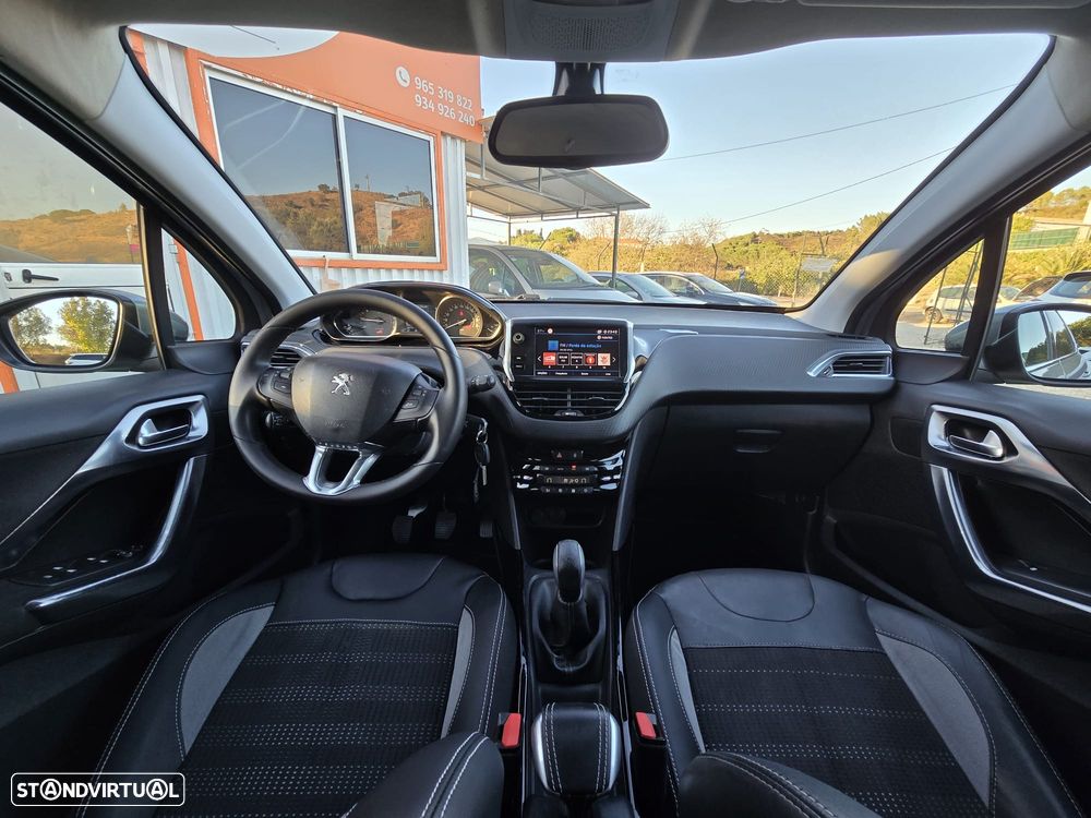 Peugeot 2008 - 8