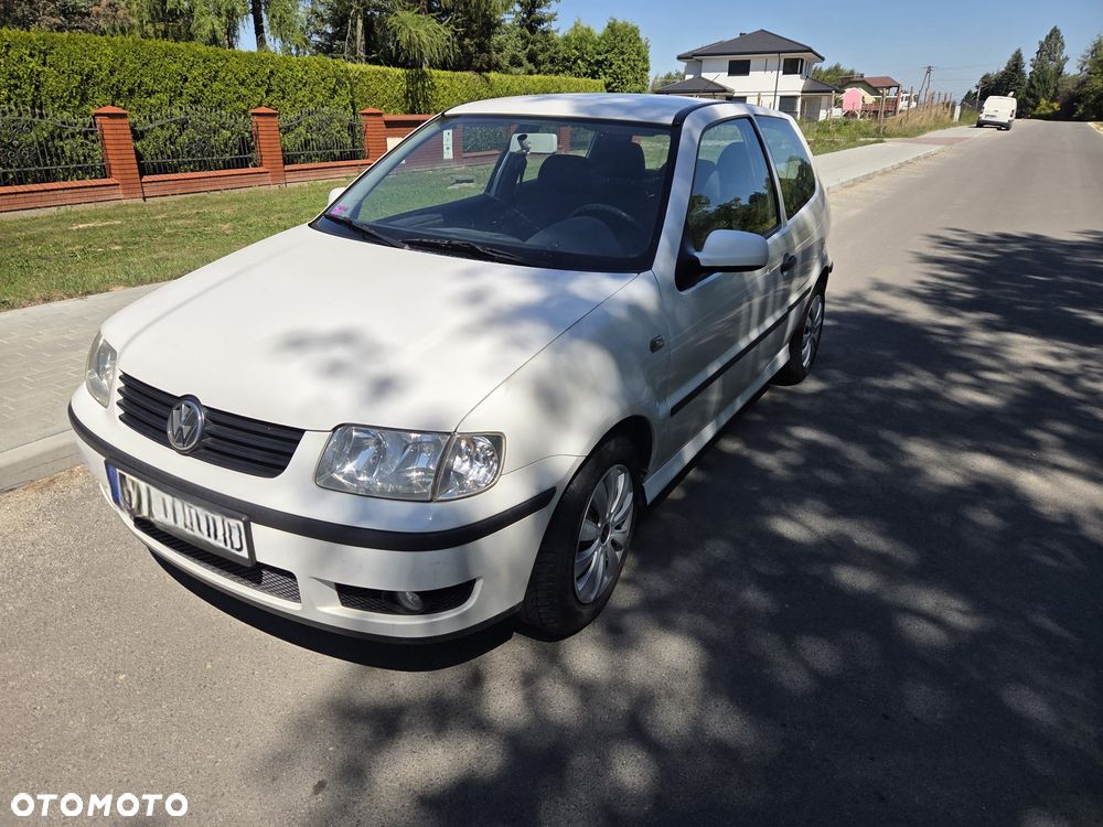 Volkswagen Polo - 2