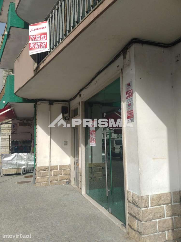 Loja para venda com excelente visibilidade no centro de Alcains - Grande imagem: 5/14