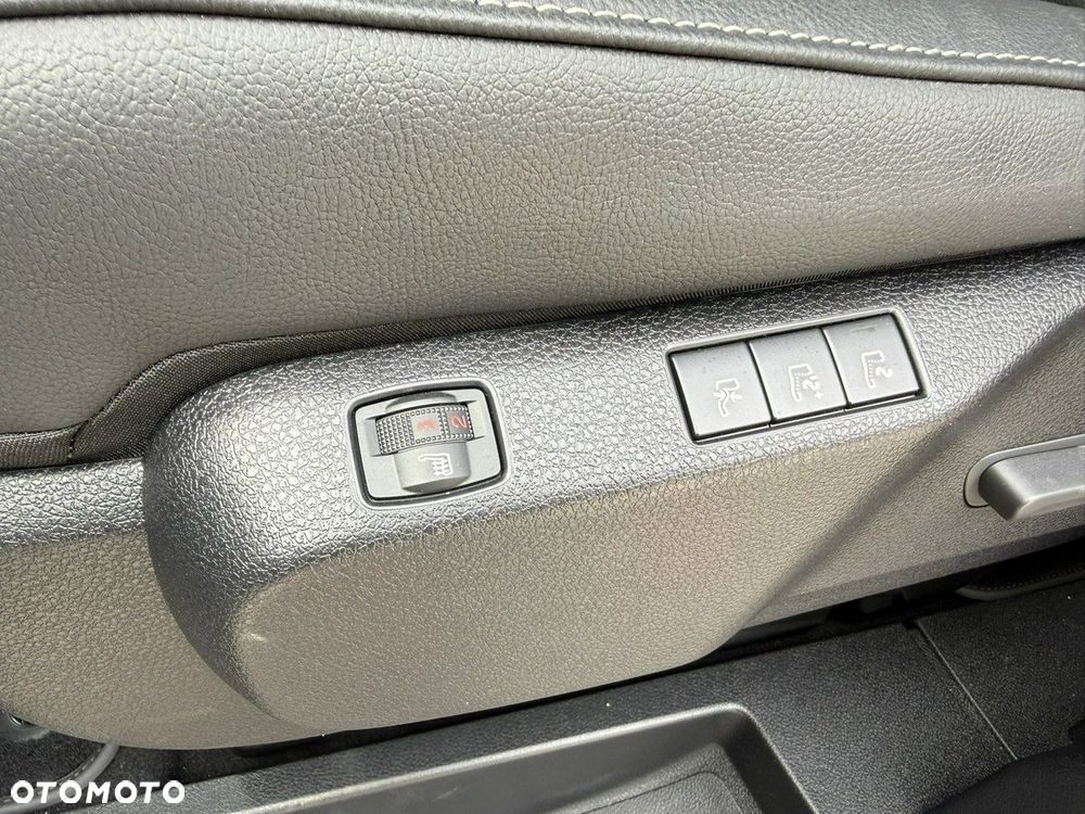 Peugeot Traveller - 17