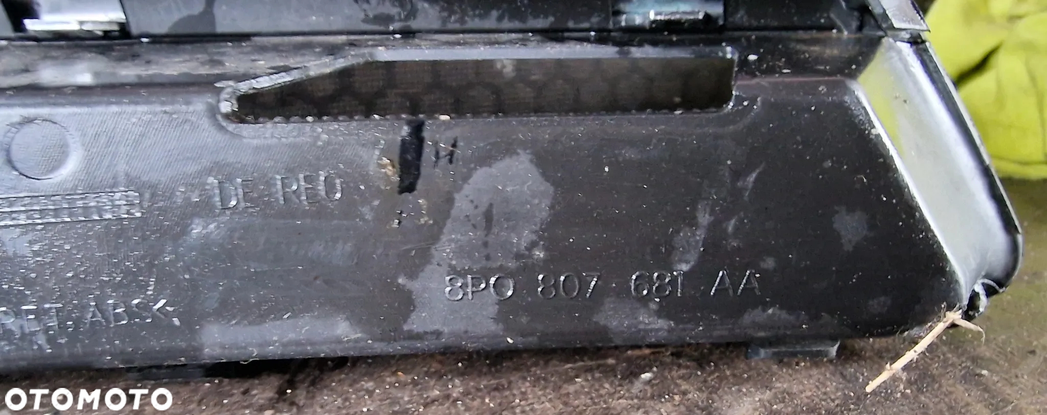 KRATKA ZDERZAKA HALOGENU PRAWA LEWA  8P0807682J 8P0807681AA AUDI A3 8P LIFT 5D - 15
