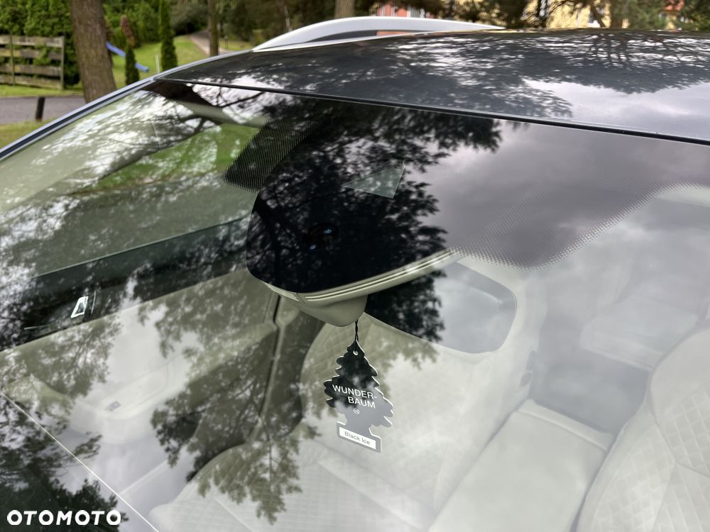 Skoda Superb 2.0 TDI DSG Premium Edition - 34