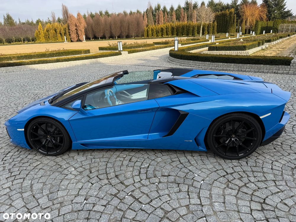 Lamborghini Aventador - 12