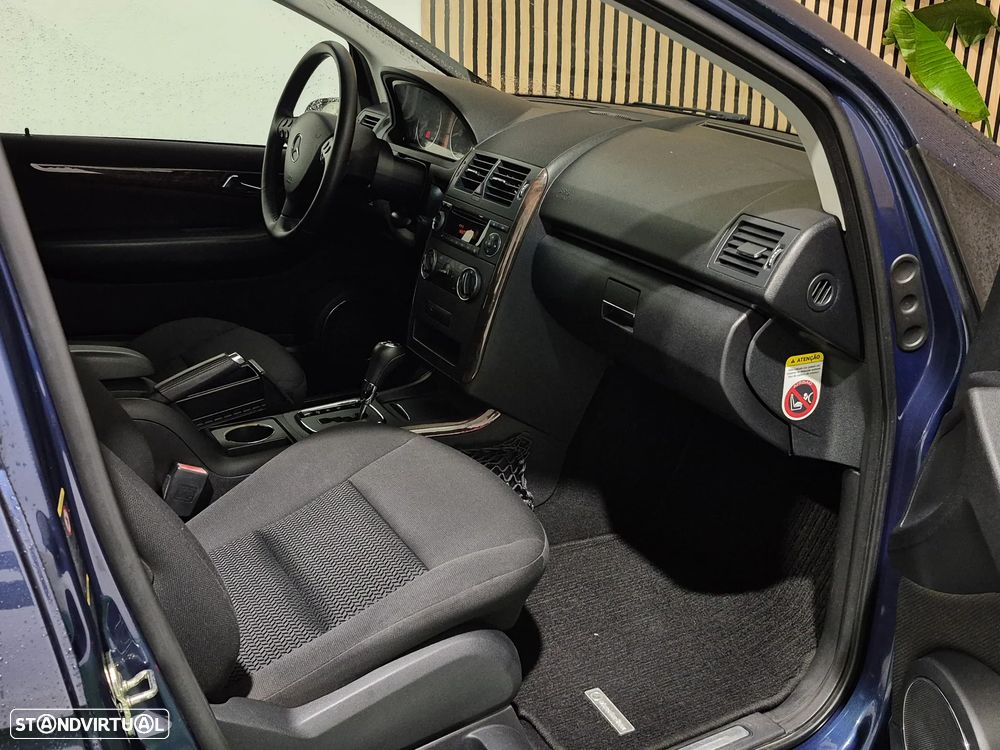 Mercedes-Benz A 150 Elegance Automatic - 8
