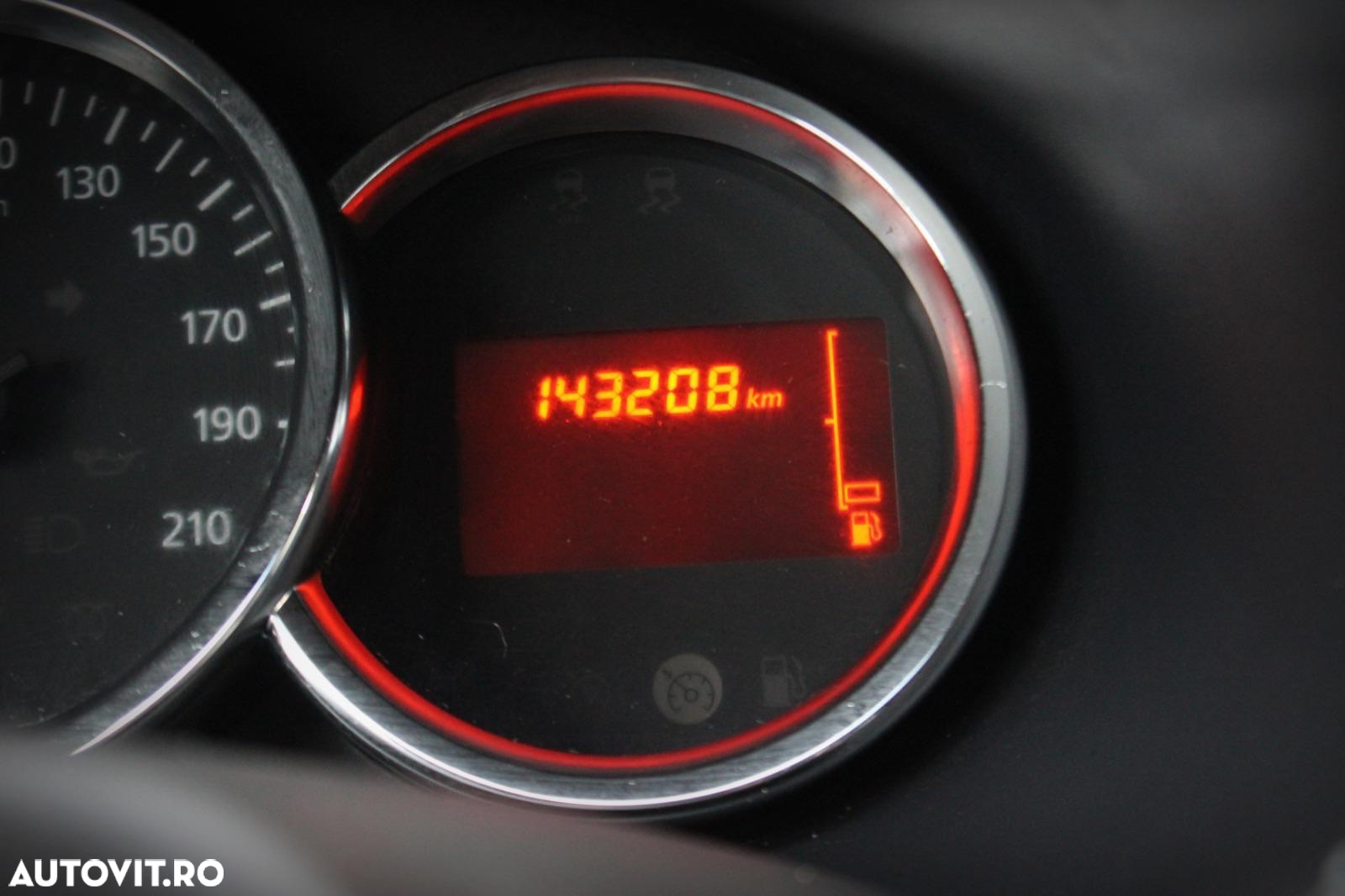 Dacia Logan 0.9 90CP Laureate - 8