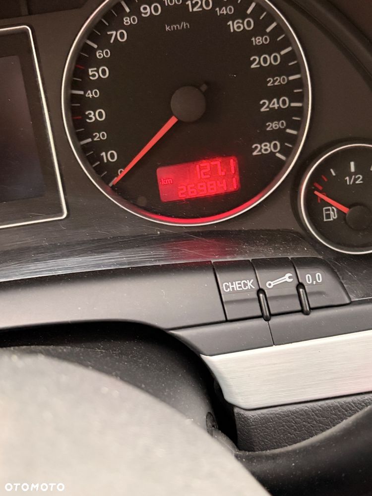 Audi A4 Limousine 2.0 T FSI - 23