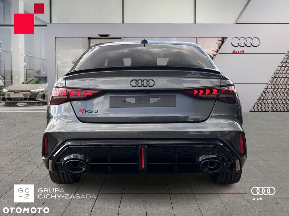 Audi RS3 Limousine - 4