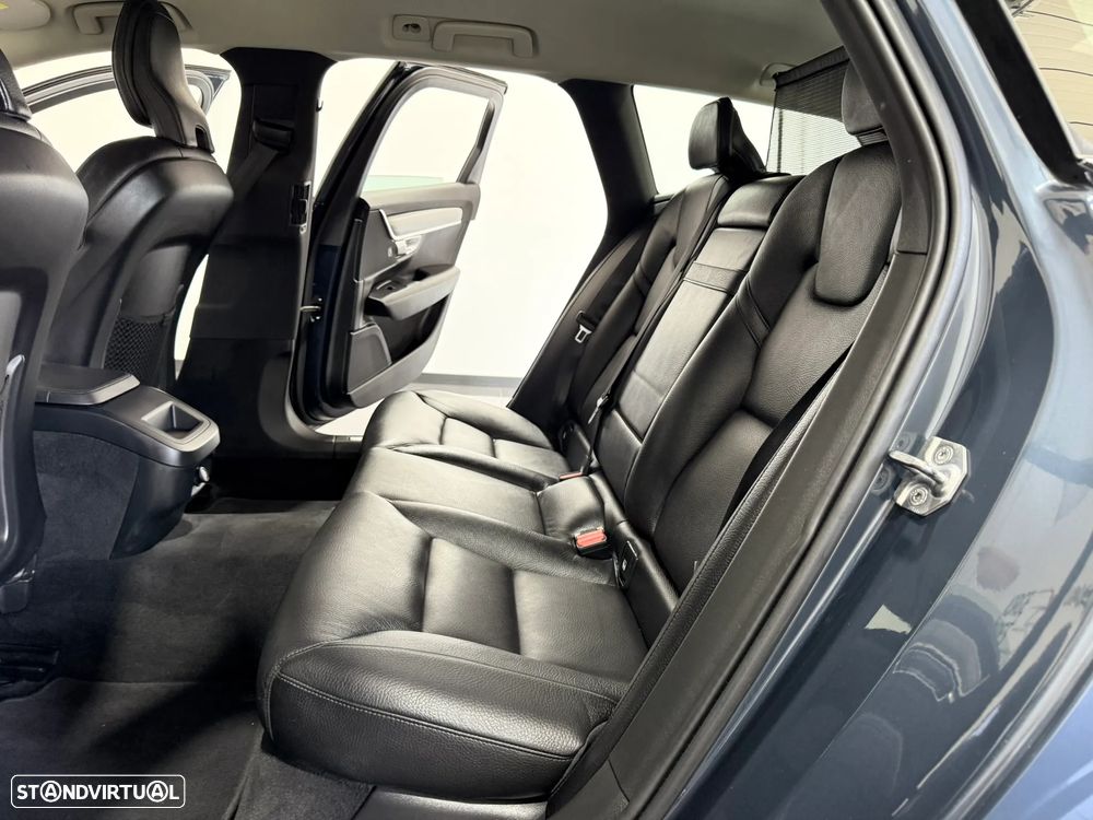 Volvo V90 2.0 D4 Momentum Plus Geartronic - 47