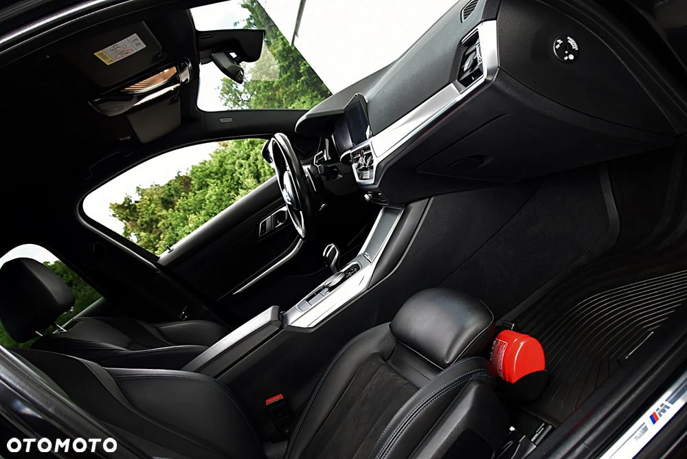 BMW Seria 3 330i xDrive - 21