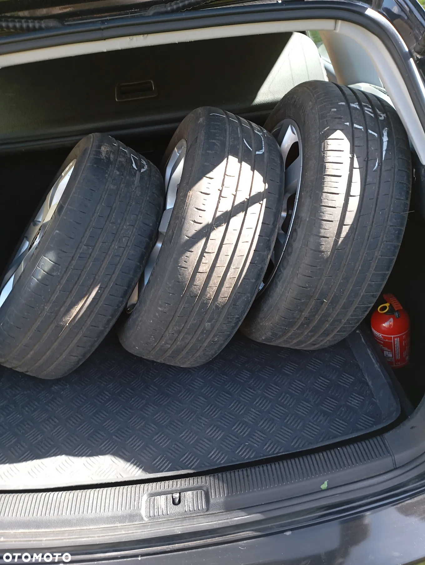 Volkswagen Golf VI 1.6 TDI BlueMot Comfortline - 20