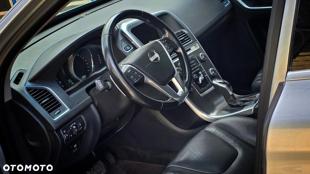 Volvo XC 60 T6 AWD Edition Pro - 21