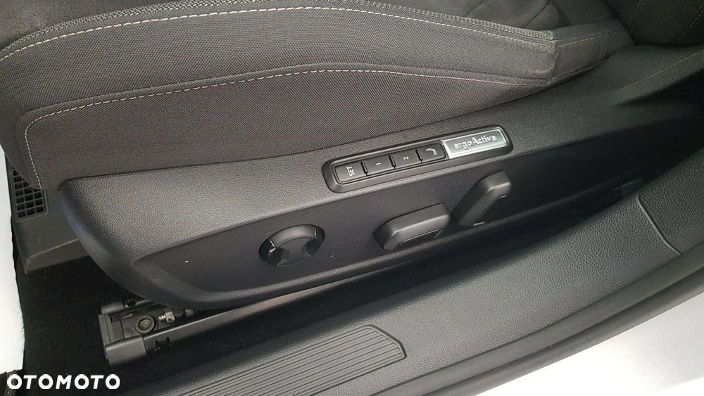 Volkswagen Golf - 27