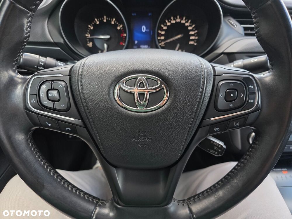 Toyota Avensis 1.8 Premium MS - 11