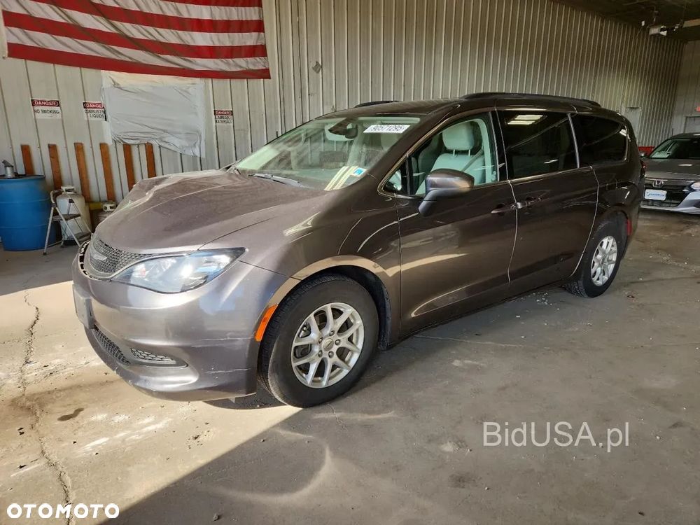Chrysler Pacifica - 1