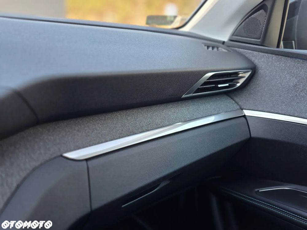 Peugeot 3008 1.2 PureTech Allure Pack S&S EAT8 - 27