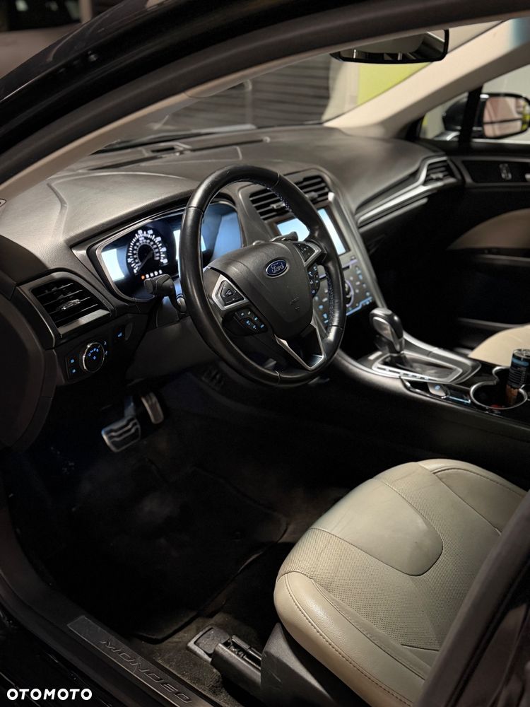 Ford Fusion - 14