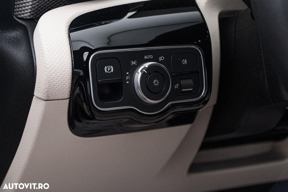 Mercedes-Benz CLA 180 7G-DCT Progressive - 20