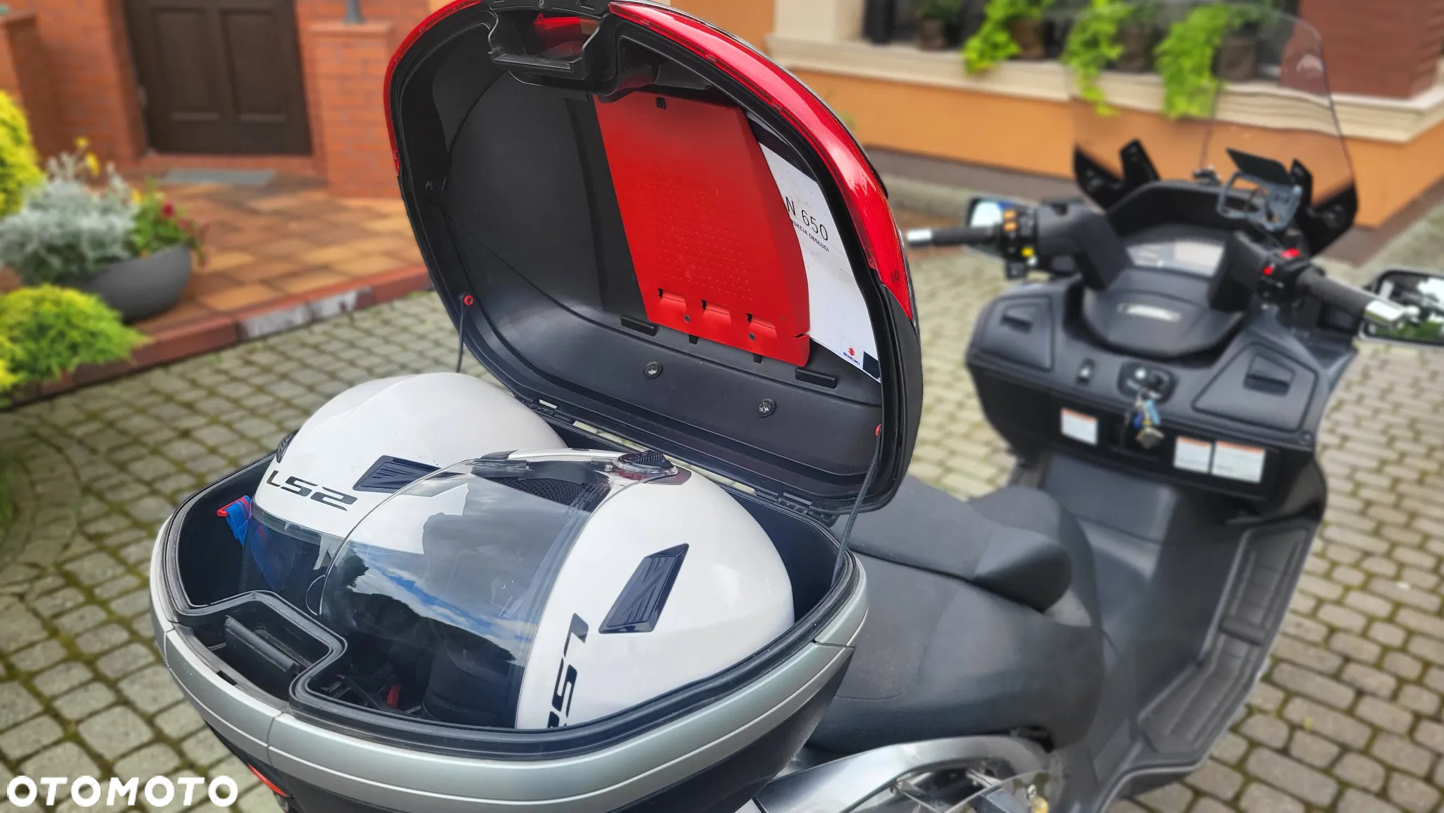 Suzuki Burgman - 11