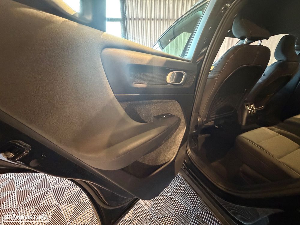 Volvo XC 40 T4 Recharge DKG Ultimate Bright - 25