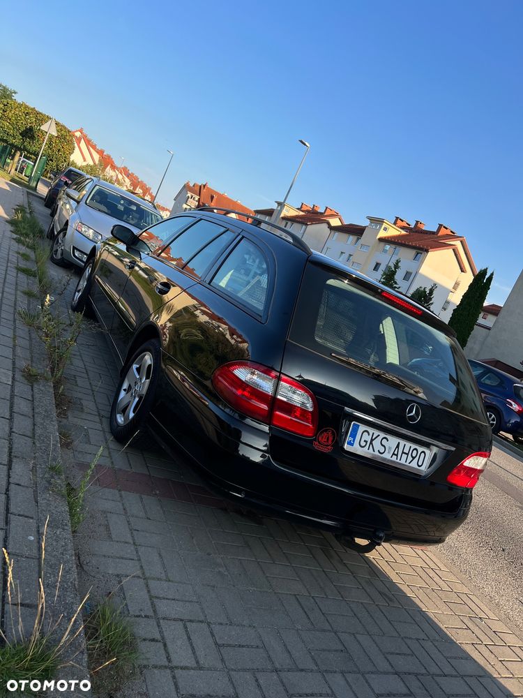 Mercedes-Benz Klasa E 270 CDI T Classic - 30
