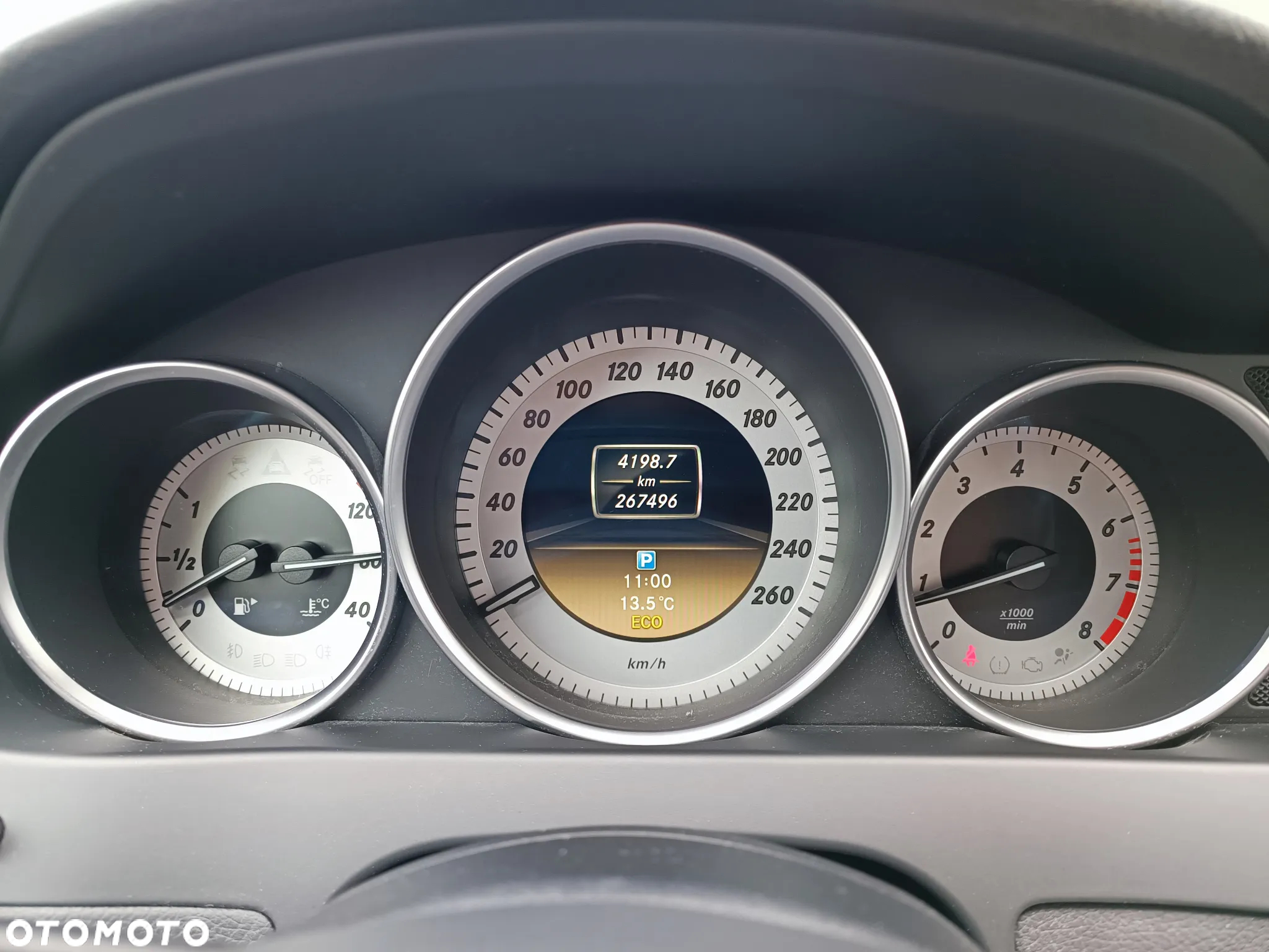 Mercedes-Benz Klasa C 180 CGI BlueEff Avantgarde - 18