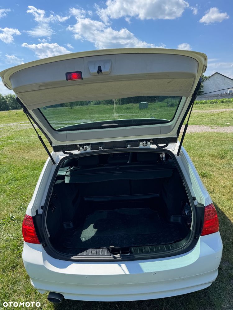 BMW Seria 3 320d - 10