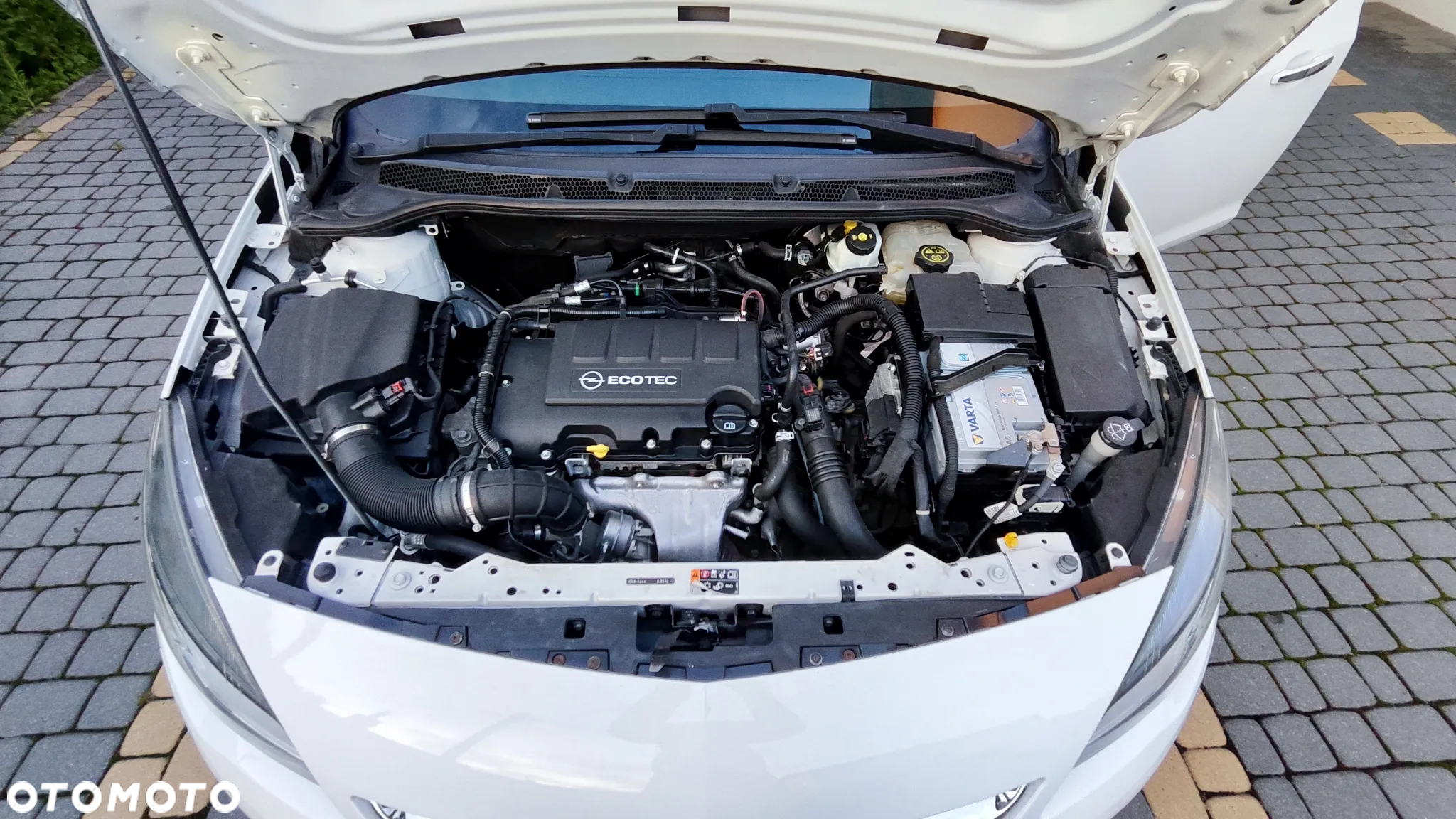 Opel Astra GTC 1.4 Turbo - 22