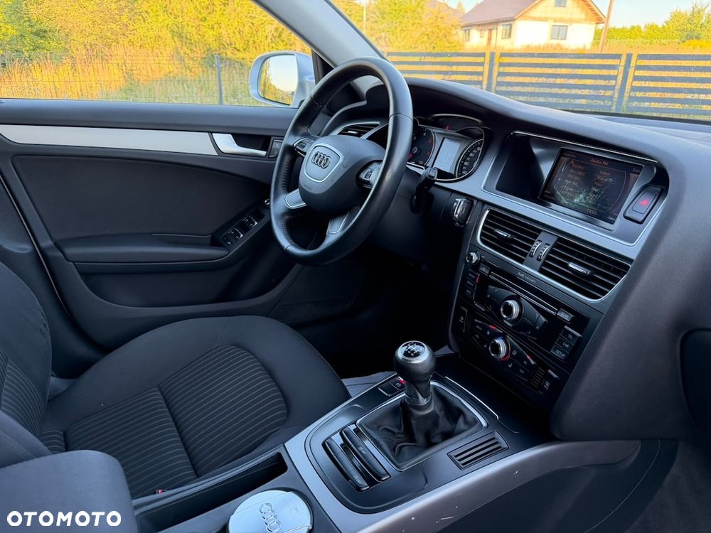 Audi A4 Avant 2.0 TDI DPF quattro S line Sportpaket - 12