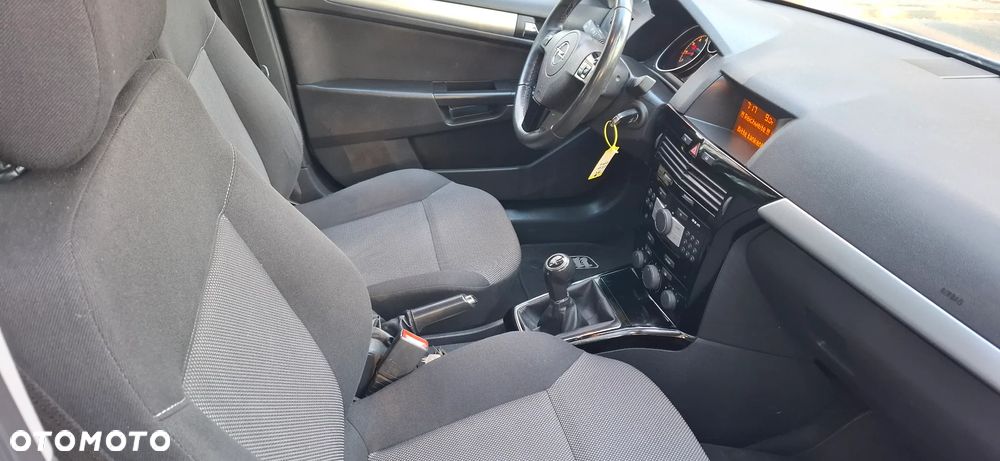 Opel Astra 1.8 Edition 111 Jahre - 12