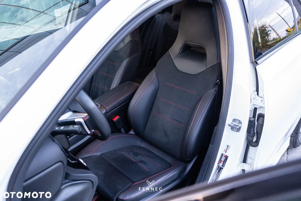 Mercedes-Benz Klasa A 220 4-Matic AMG Line 8G-DCT - 26