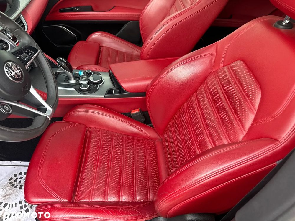 Alfa Romeo Stelvio - 24