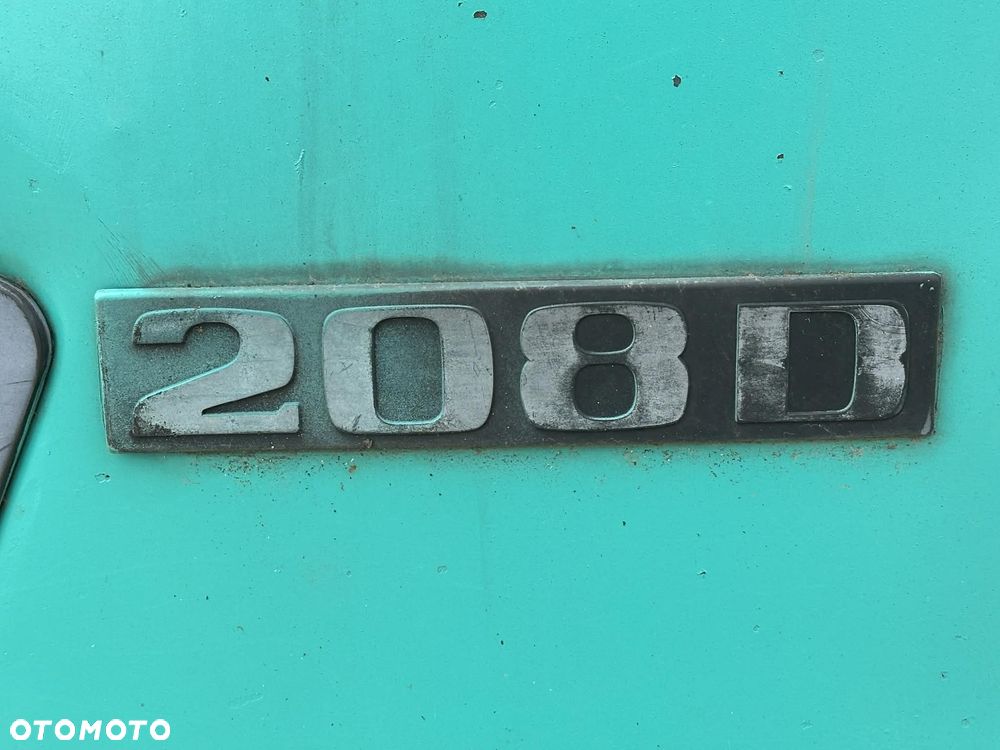 Mercedes-Benz 208D - 6