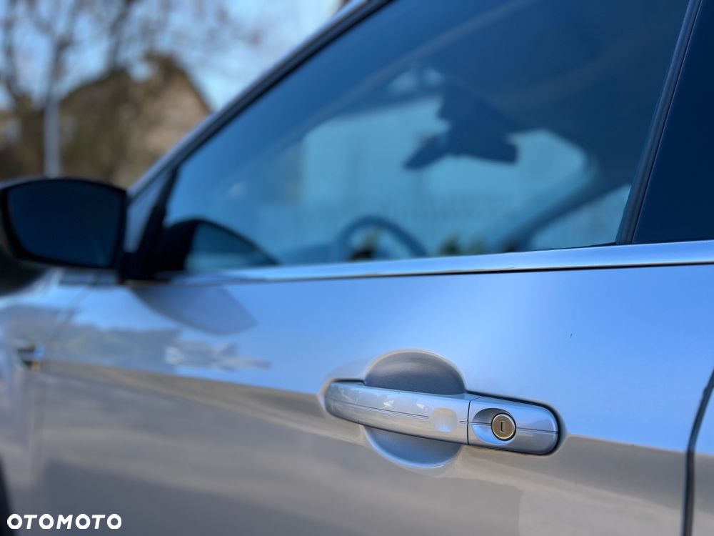 Ford Kuga 2.0 TDCi 2x4 Titanium - 15