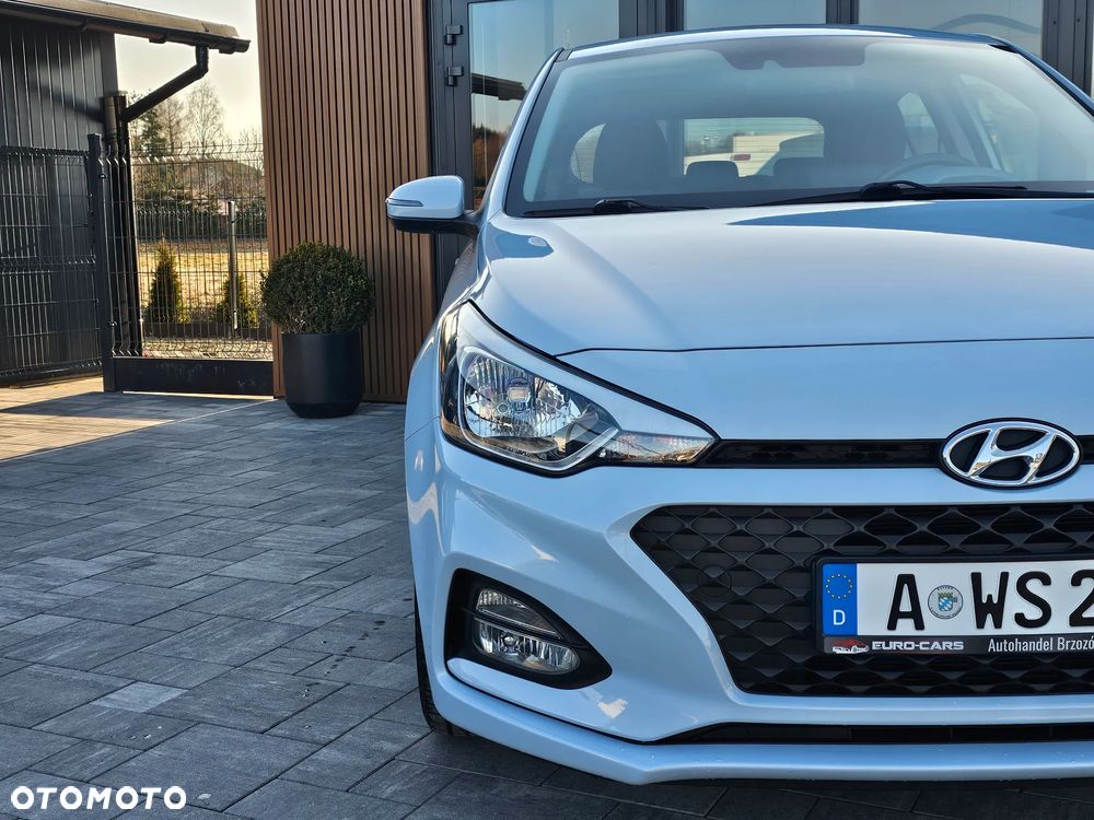 Hyundai i20 blue 1.2 Trend - 23