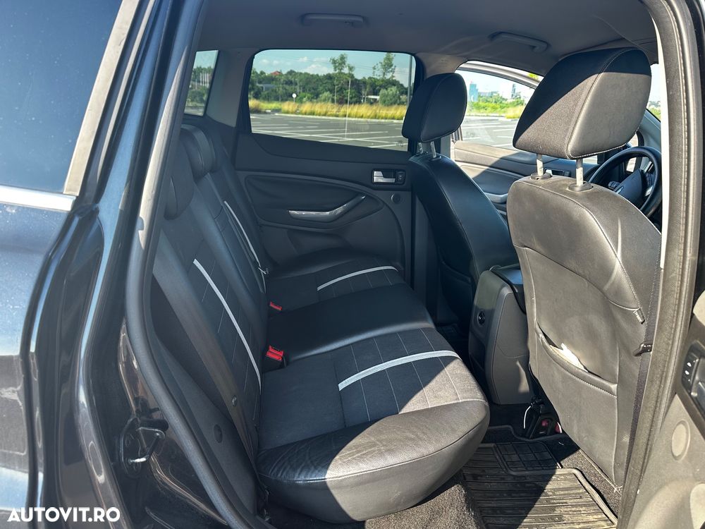 Ford Kuga 2.0 TDCi 2x4 Titanium - 5